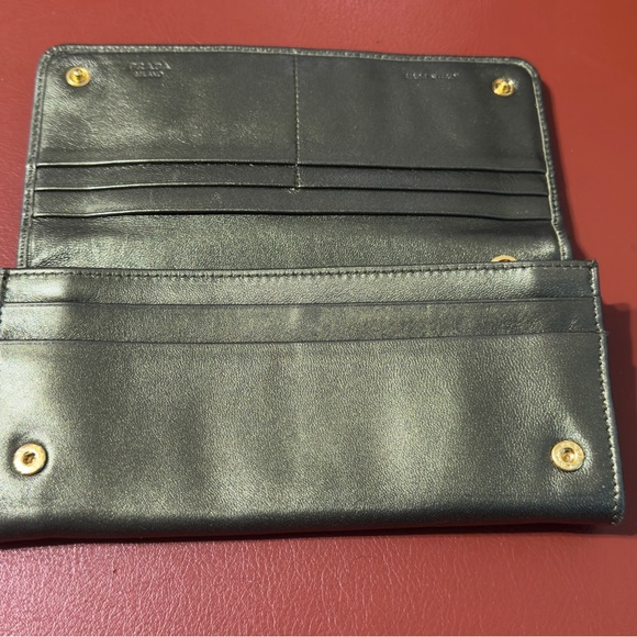 Authentic Prada Flap Wallet Green - Picture 3 of 13